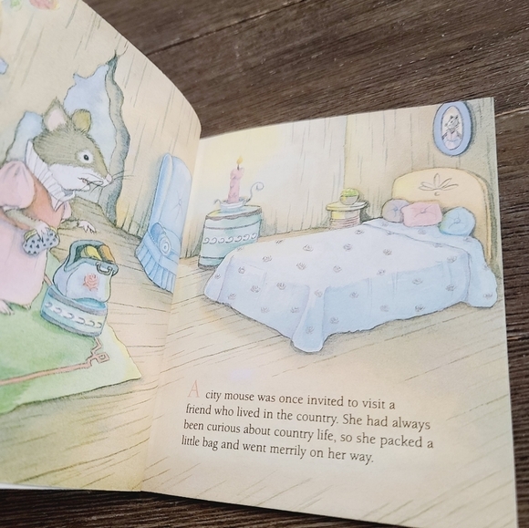 Rare Vintage 80s The Country Mouse and the City Mouse Little Golden Book - Picture 5 of 9